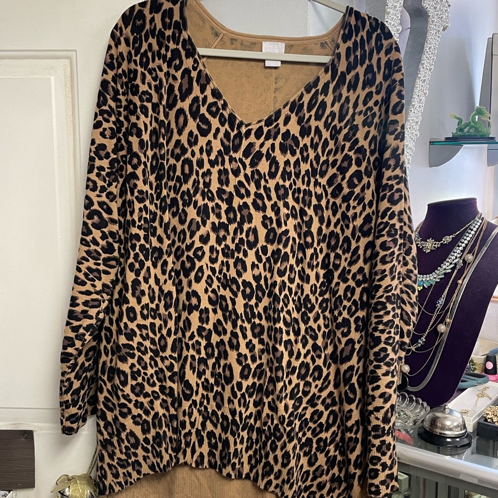 Chico's Animal Print V-Neck Sweater🔥